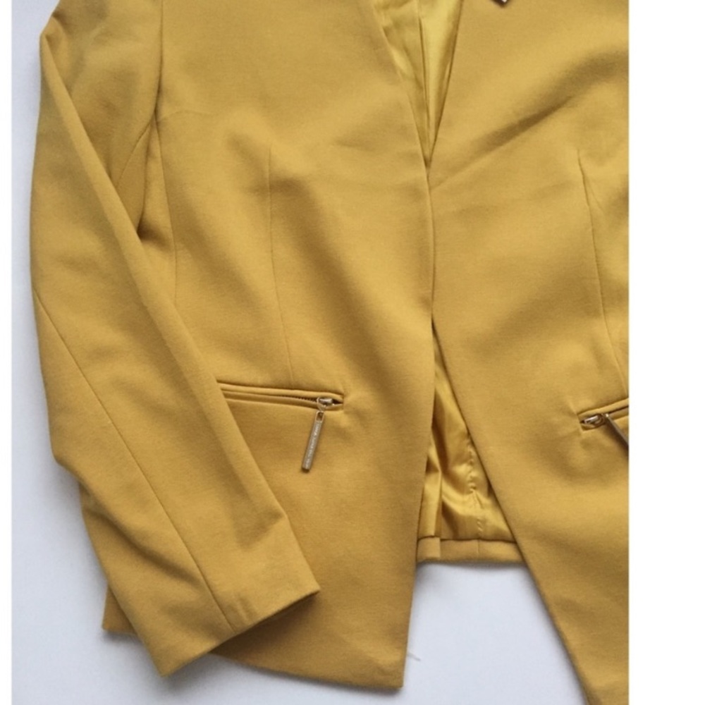 Carmen Marc Valvo Yellow Blazer
